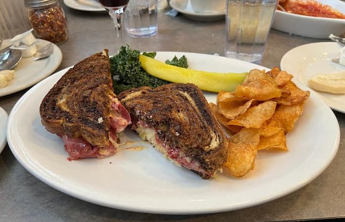 How to Make Reuben Grill Recipe, Corned Beef Sandwich