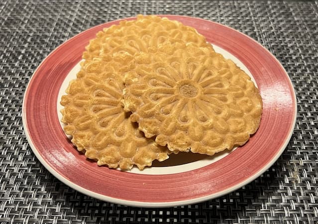 When is Pizzelle Cookies Day? December 16 holidays